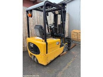 Electric forklift CATERPILLAR