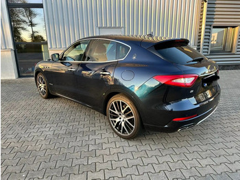 Car Maserati Levante Q4 GranLusso: picture 3