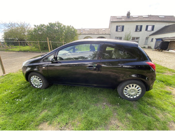 Car Opel Corsa 1.2: picture 2