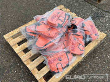 Construction equipment Unused Coval Pallet of Various Chainsaw Backpacks: picture 4