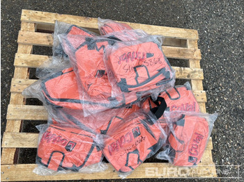 Construction equipment Unused Coval Pallet of Various Chainsaw Backpacks: picture 5