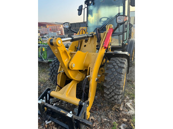 New Wheel loader Caterpillar 906: picture 2