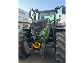 Farm tractor FENDT 718 Vario