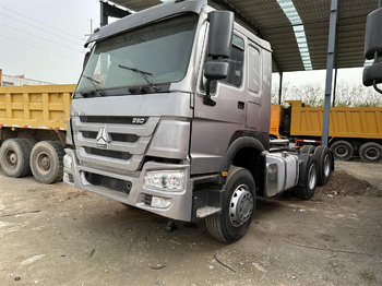 Tractor unit SINOTRUK HOWO