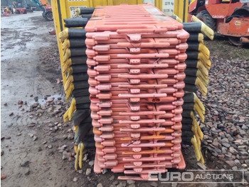 Construction equipment Bundle of Plastic Barriers: picture 2