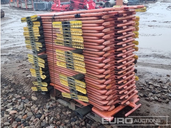 Construction equipment Bundle of Plastic Barriers: picture 5