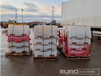 Construction equipment Pallet of Water Filled Barriers (5 of): picture 2