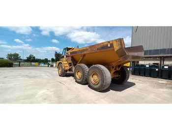 Articulated dumper CAT 725: picture 3