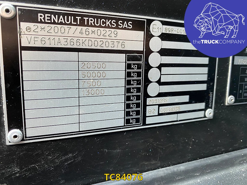 Tractor unit Renault T 520: picture 11