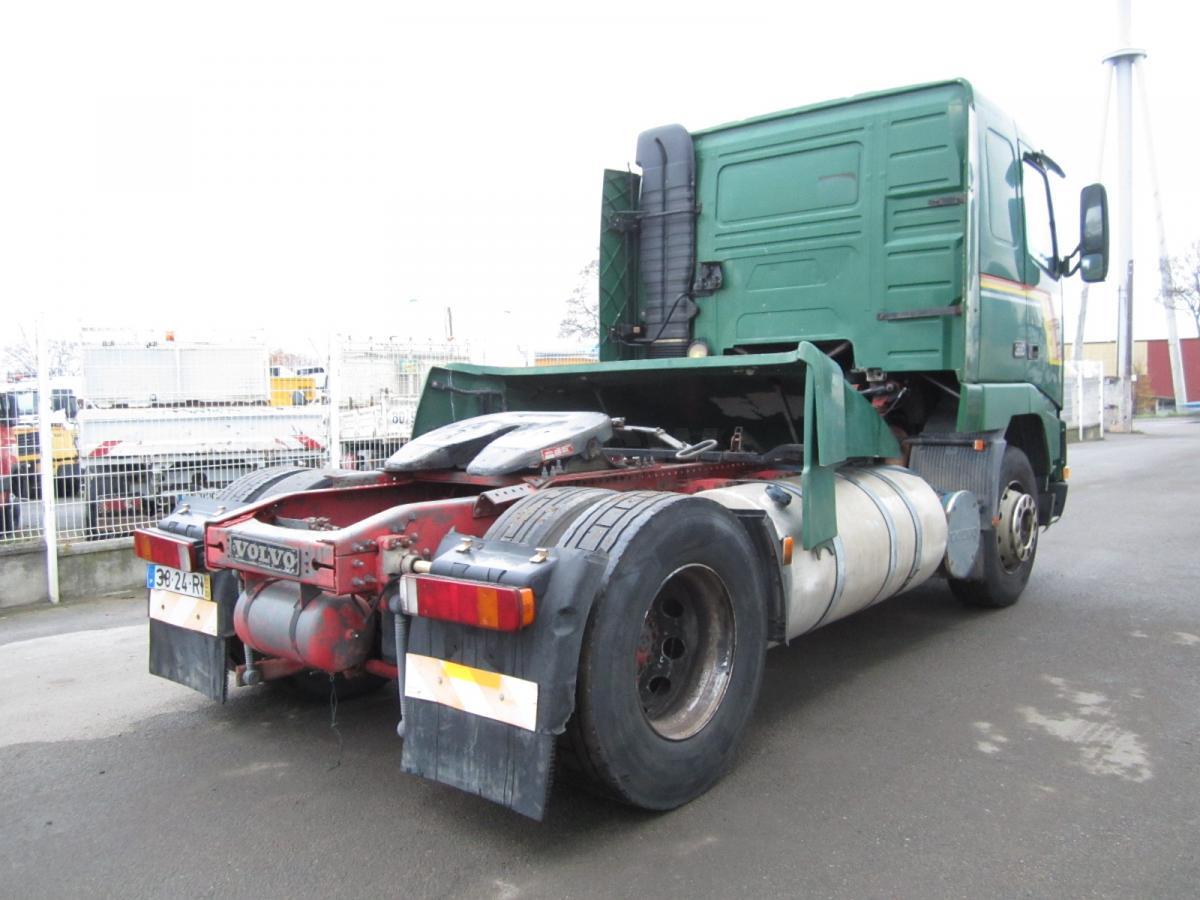 Tractor unit Volvo FH12 380: picture 6