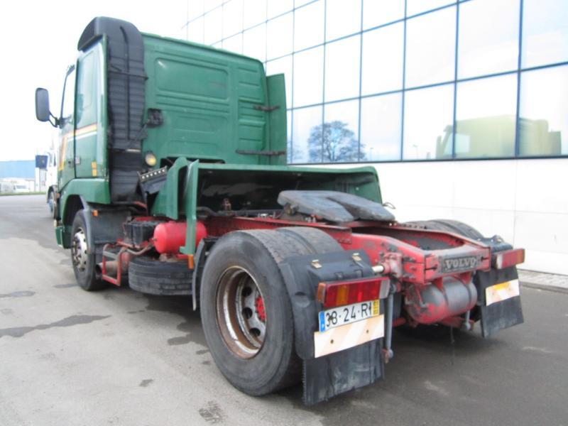 Tractor unit Volvo FH12 380: picture 8