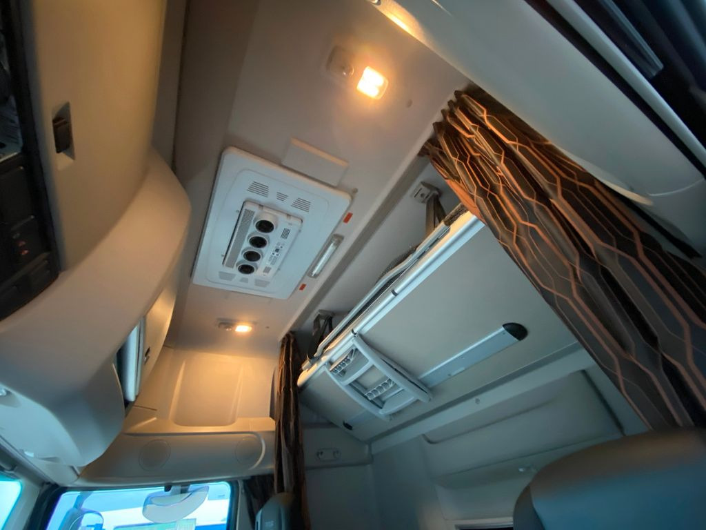 Curtainsider truck DAF XF 430 SSC | Skylights*Navi*Standklima*AHK*Lift: picture 17