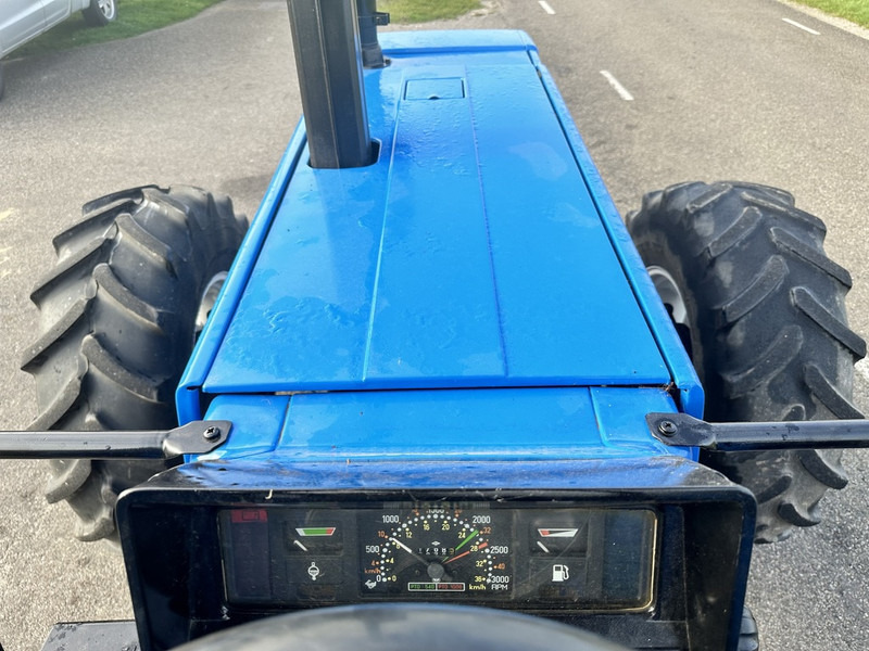 Farm tractor New Holland 110-90 DT: picture 6