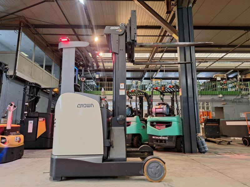 Reach truck Crown ESR5260-2,0: picture 11