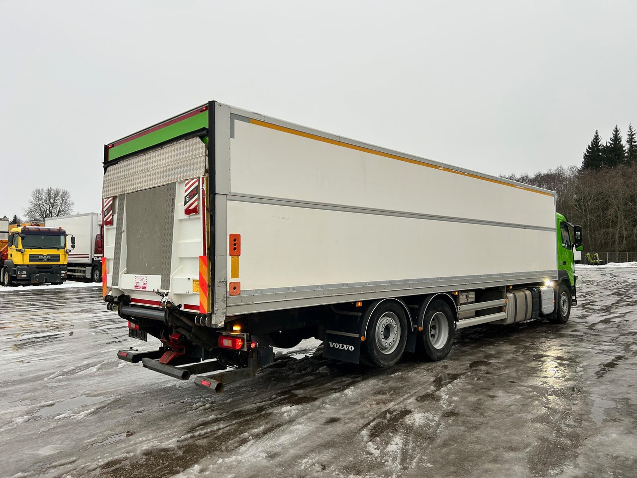 Refrigerator truck VOLVO FM410: picture 7