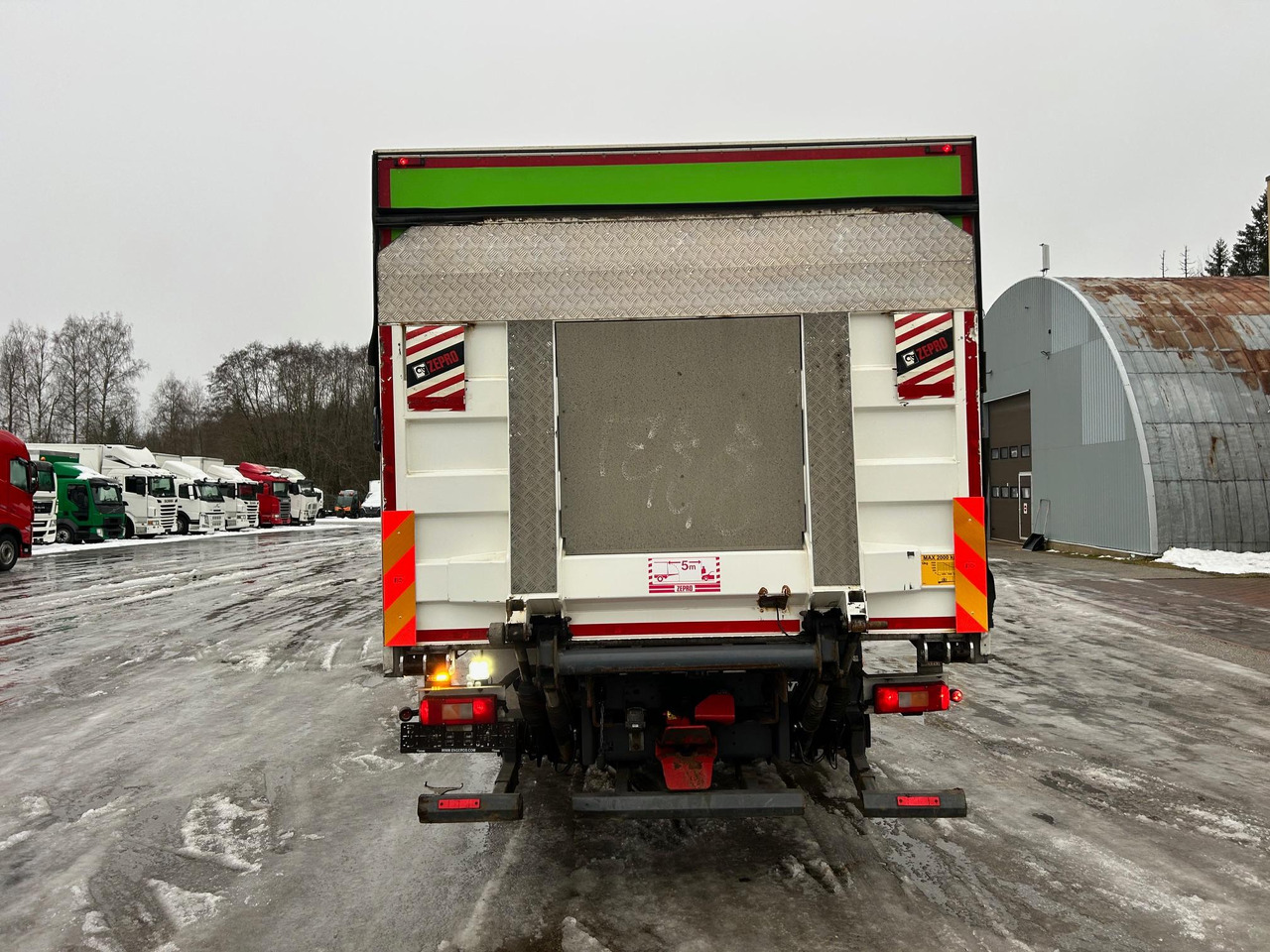 Refrigerator truck VOLVO FM410: picture 8