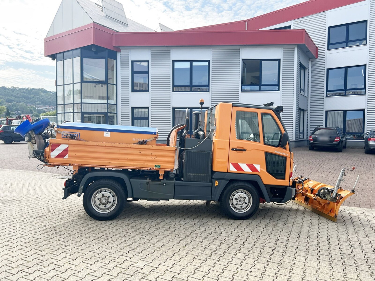Tipper, Municipal/ Special vehicle M31 4x4 M31 4x4, 3-S-Kipper, Schneepflug, Streuer: picture 10