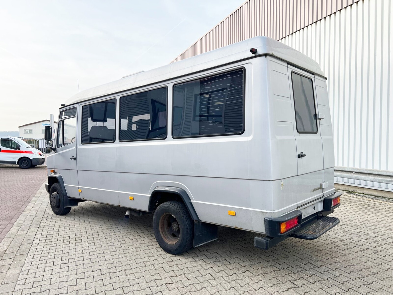 Minibus, Passenger van Mercedes-Benz 711 D-KA 4x2 711 D-KA 4x2, Standklima, 11-Sitze, 2 x on stock: picture 15