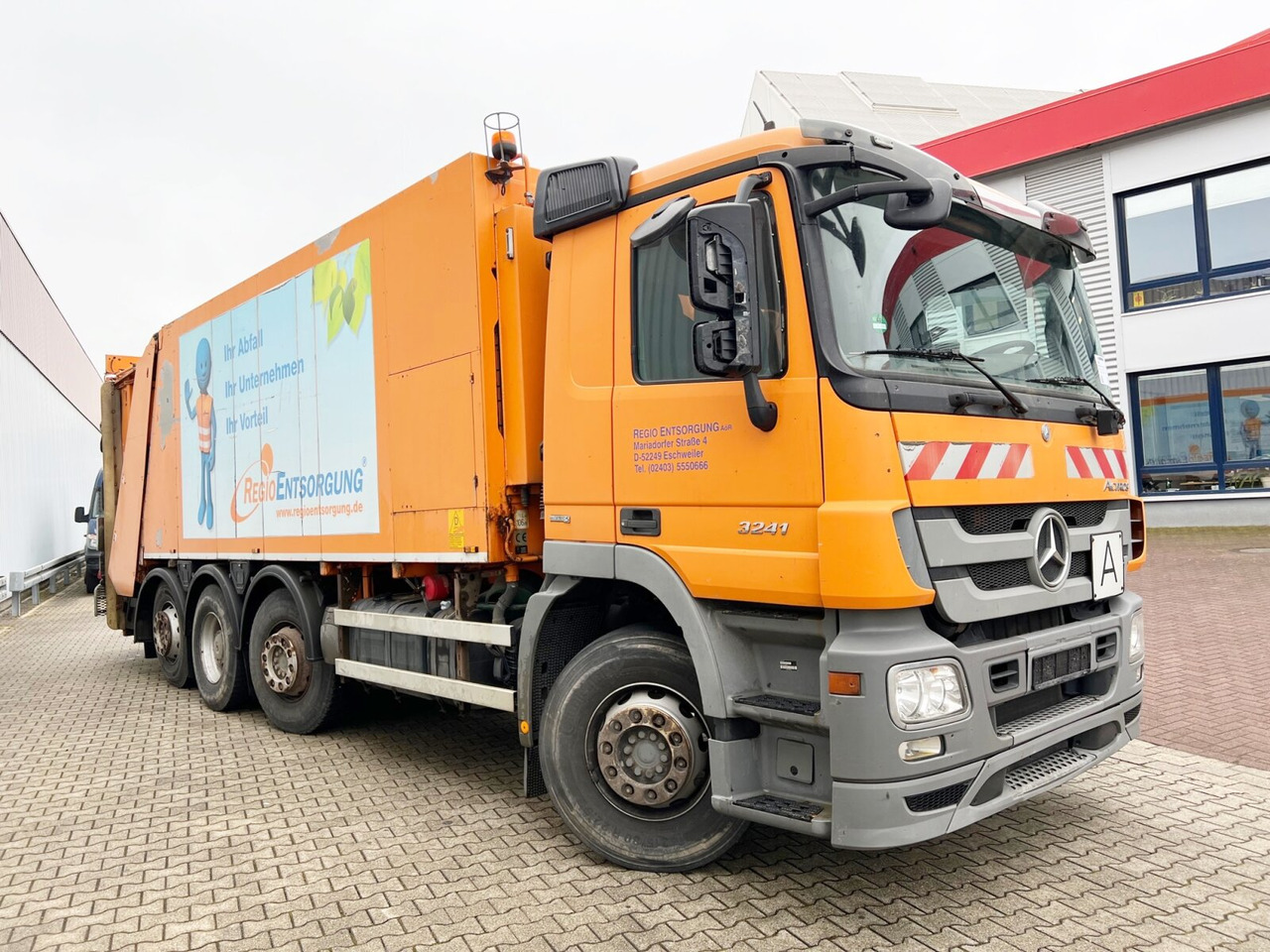 Leasing of Mercedes-Benz Actros 3241 L 8x2/6 Actros 3241 L 8x2/6, 2x Lenkachse, Zöller Medium XL, Zöller-Schüttung Mercedes-Benz Actros 3241 L 8x2/6 Actros 3241 L 8x2/6, 2x Lenkachse, Zöller Medium XL, Zöller-Schüttung: picture 9