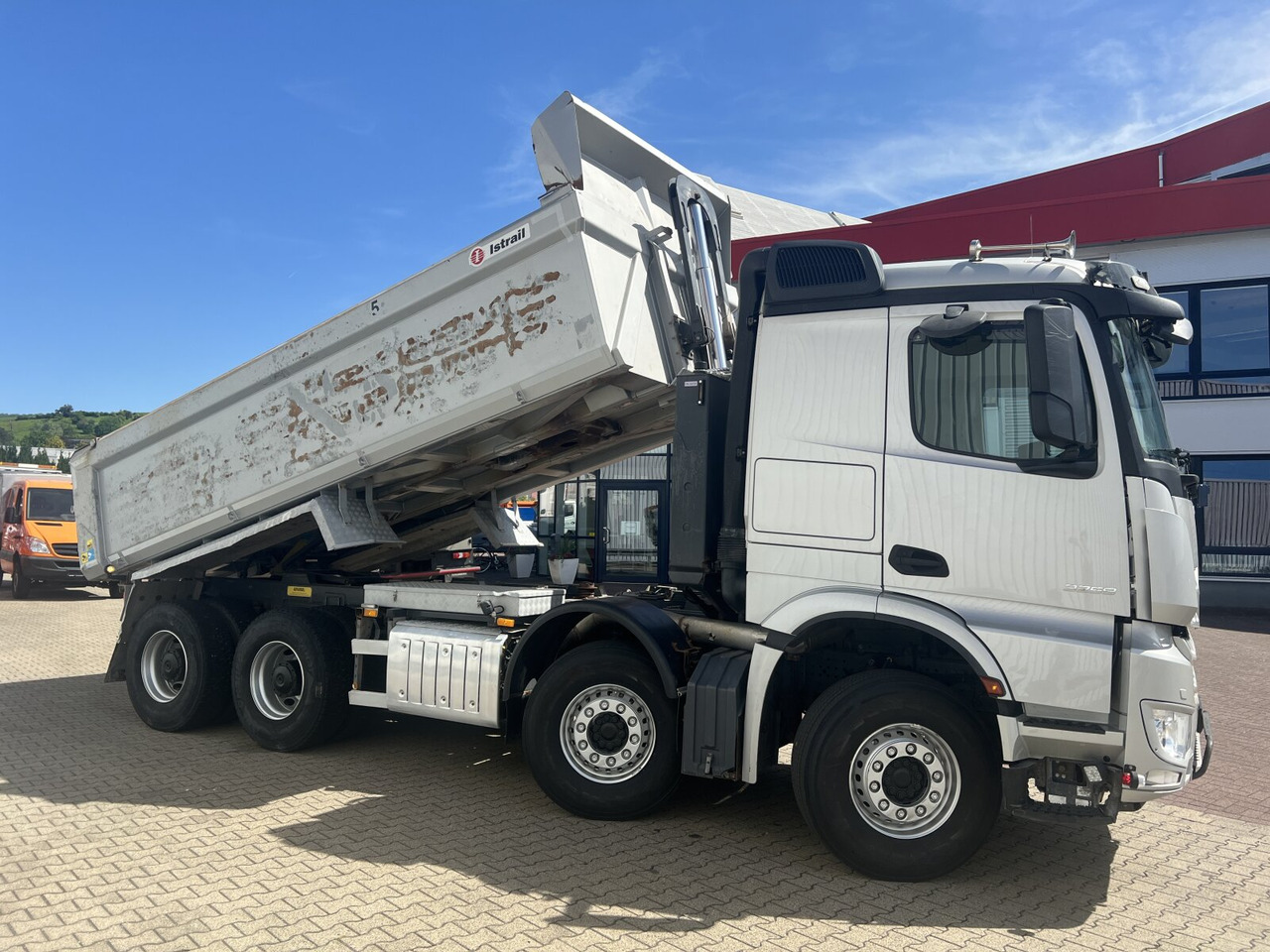 Leasing of Mercedes-Benz Arocs 3251 K 8x4/4 Arocs 3251 K 8x4/4, Retarder, Stahlmulde ca. 15m³, hydr. Heckklappe Mercedes-Benz Arocs 3251 K 8x4/4 Arocs 3251 K 8x4/4, Retarder, Stahlmulde ca. 15m³, hydr. Heckklappe: picture 9