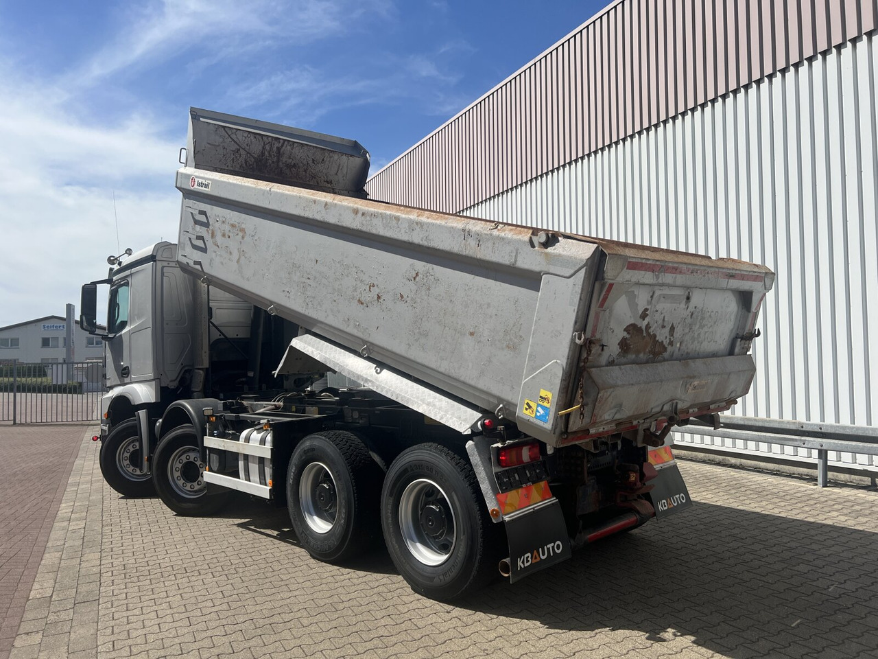 Leasing of Mercedes-Benz Arocs 3251 K 8x4/4 Arocs 3251 K 8x4/4, Retarder, Stahlmulde ca. 15m³, hydr. Heckklappe Mercedes-Benz Arocs 3251 K 8x4/4 Arocs 3251 K 8x4/4, Retarder, Stahlmulde ca. 15m³, hydr. Heckklappe: picture 11