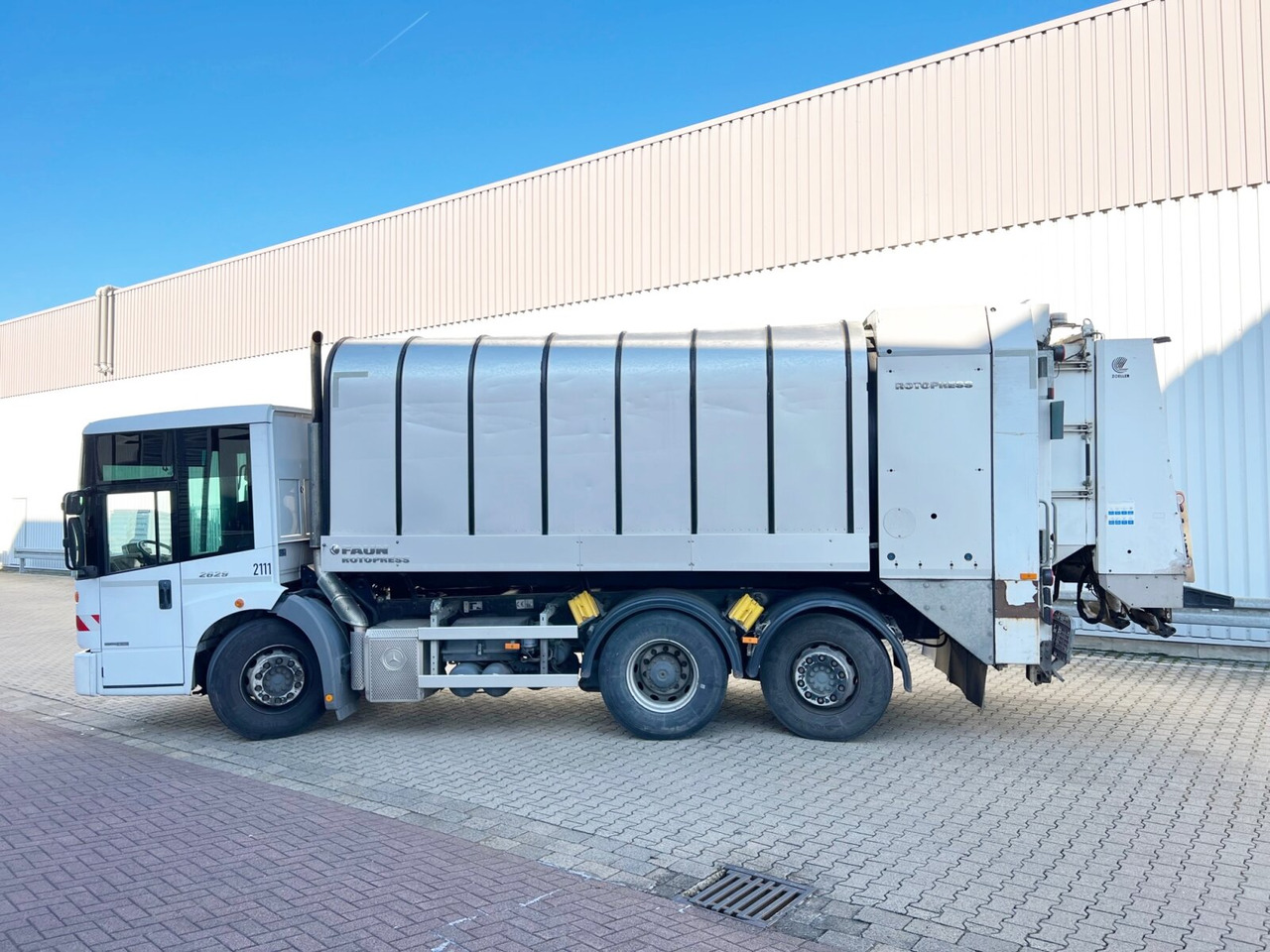 Leasing of Mercedes-Benz Econic 2629 LL 6x2/4 NLA Econic 2629 LL 6x2/4 NLA, EEV, Lenkachse, FAUN Rotopress 520 L, Zöller-Schüttung Mercedes-Benz Econic 2629 LL 6x2/4 NLA Econic 2629 LL 6x2/4 NLA, EEV, Lenkachse, FAUN Rotopress 520 L, Zöller-Schüttung: picture 15