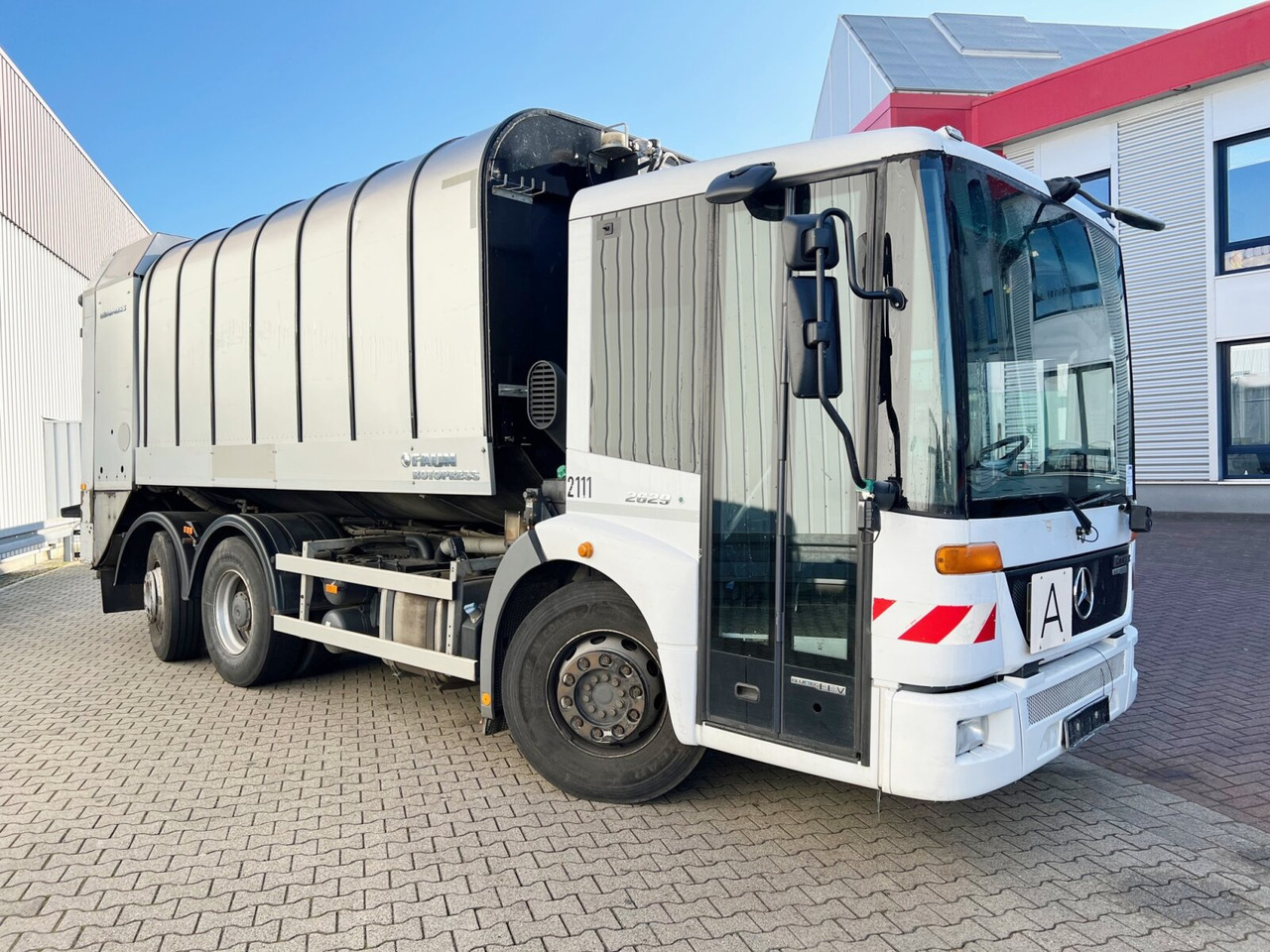 Leasing of Mercedes-Benz Econic 2629 LL 6x2/4 NLA Econic 2629 LL 6x2/4 NLA, EEV, Lenkachse, FAUN Rotopress 520 L, Zöller-Schüttung Mercedes-Benz Econic 2629 LL 6x2/4 NLA Econic 2629 LL 6x2/4 NLA, EEV, Lenkachse, FAUN Rotopress 520 L, Zöller-Schüttung: picture 9