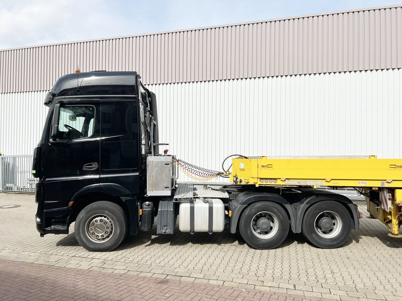 Tractor unit Mercedes-Benz Arocs 3358 LS 6x4 Arocs 3358 LS 6x4, StreamSpace, Turbo-Retarder-Kupplung, Kipphydraulik: picture 12