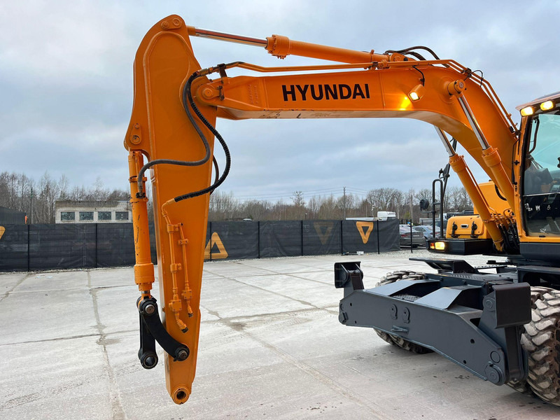 Wheel excavator Hyundai R 140 W-9 AC: picture 12