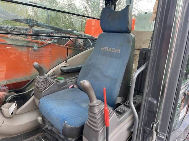 Demolition excavator Hitachi ZX520LCH-3: picture 18