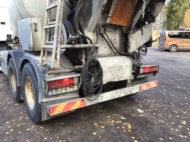 Concrete mixer truck Scania P420LB: picture 18