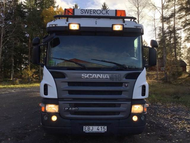 Concrete mixer truck Scania P420LB: picture 14