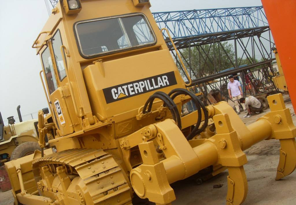 Bulldozer CATERPILLAR D 6 D: picture 1