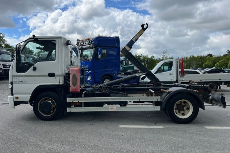 Hook lift truck ISUZU | NQR75 4x2: picture 8