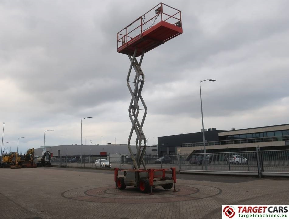 Leasing of SkyJack SJ6826 RT Diesel 4x4 Scissor Work Lift 992cm  SkyJack SJ6826 RT Diesel 4x4 Scissor Work Lift 992cm: picture 8