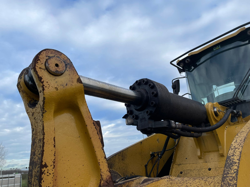 Wheel loader Caterpillar 972M XE - New bucket edge: picture 7