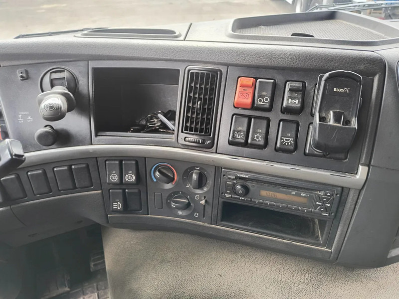Tank truck for transportation of fuel Volvo FM 370 18000L FUEL/CARBURANT - 5 COMP: picture 10