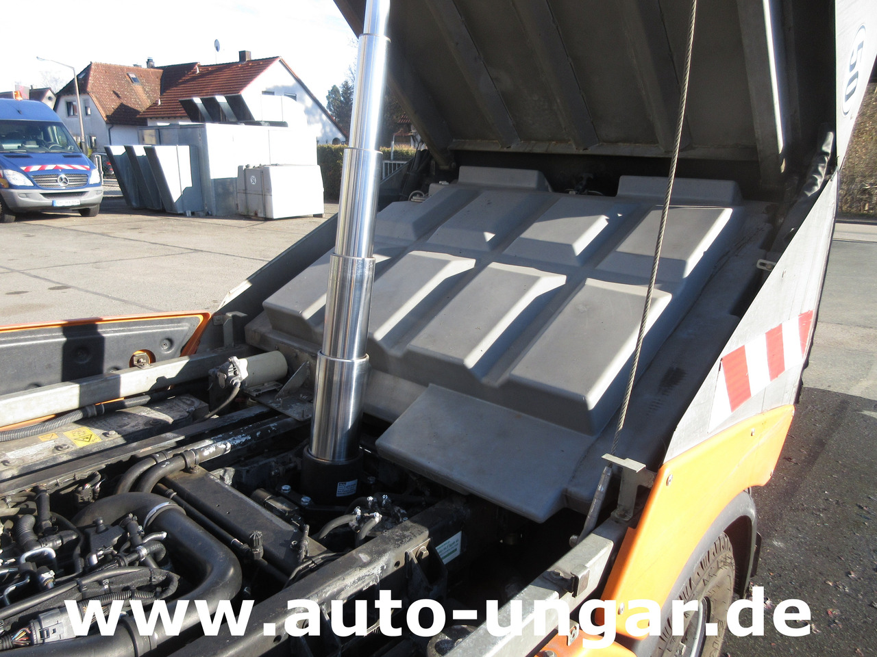 Road sweeper HAKO CityMaster CM 2000 Kehrmaschine Euro 5 Bj. 2014 2-Besen-System: picture 16