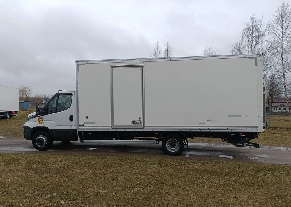 Box truck Iveco Daily 70C17: picture 8