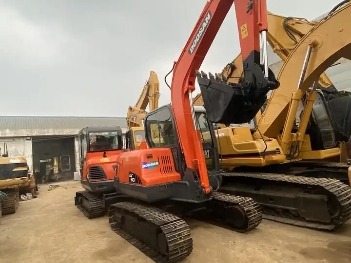 Crawler excavator 90% new Korea Doosan 6ton dx60 dx55 dx75 excavator: picture 7