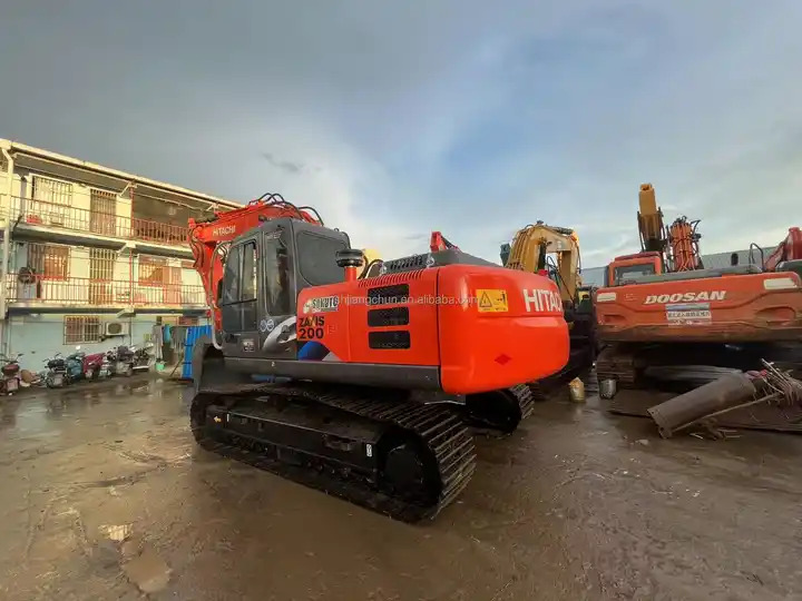 Crawler excavator Good Condition used Hitachi ZX200-3G crawler excavator for sale. Hitachi ZX200-3.ZX200 crawler excavator for sale: picture 7