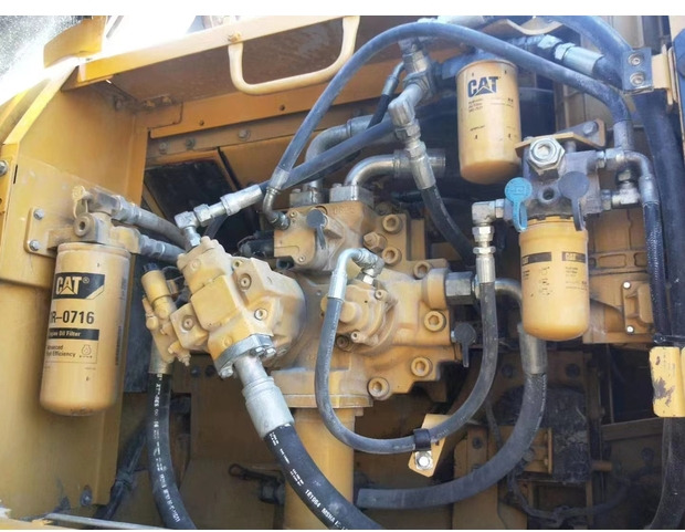 Crawler excavator 2019 Caterpillar 340DL: picture 9