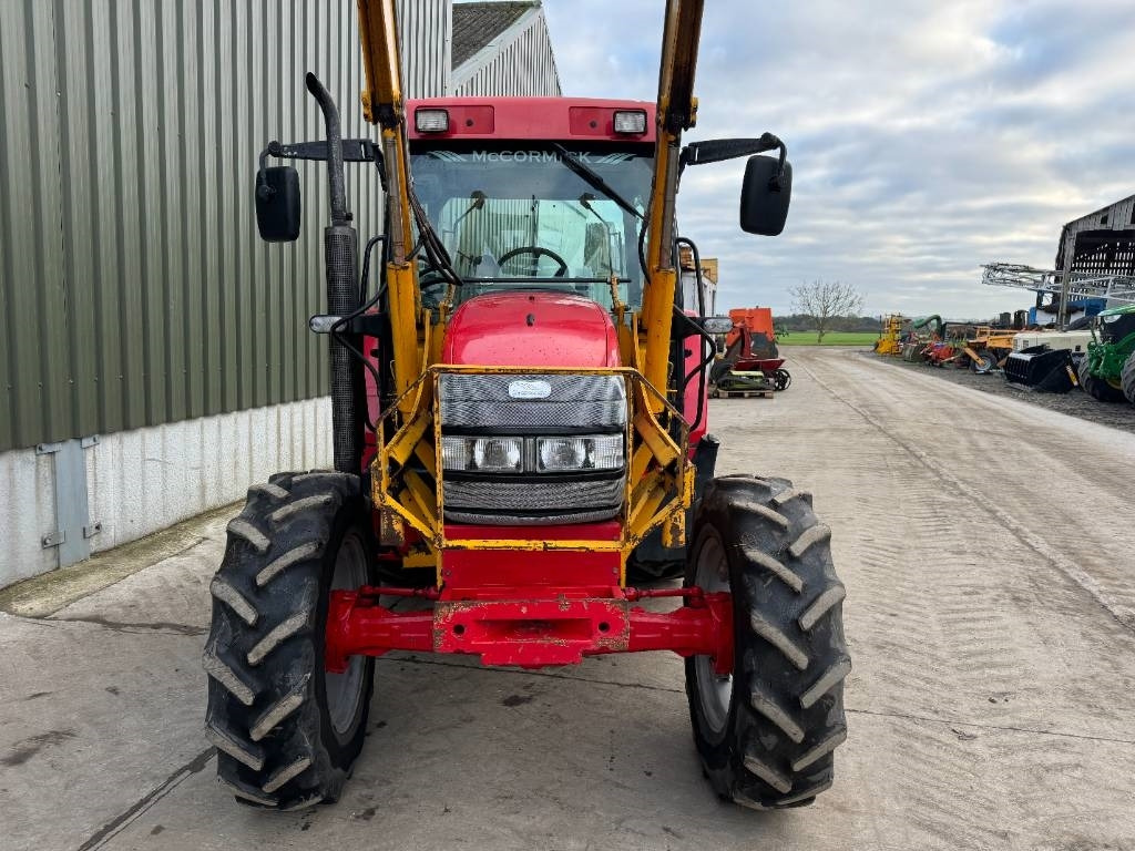 Farm tractor McCormick CX 80 c/w Grays Loader: picture 21