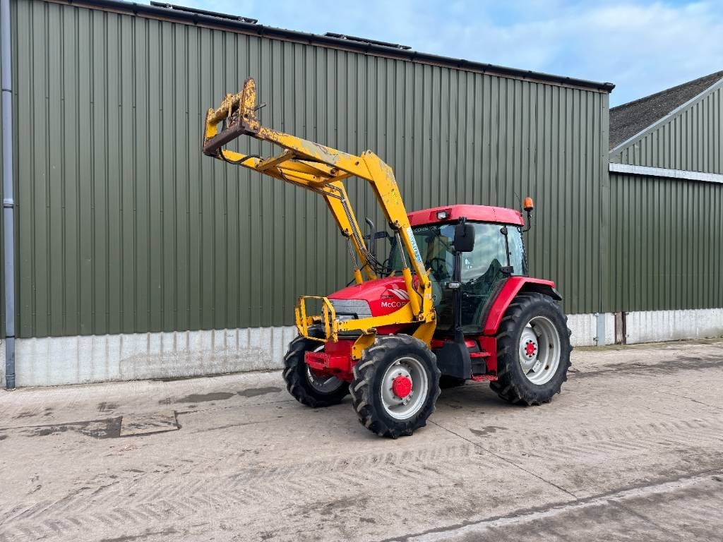 Farm tractor McCormick CX 80 c/w Grays Loader: picture 25