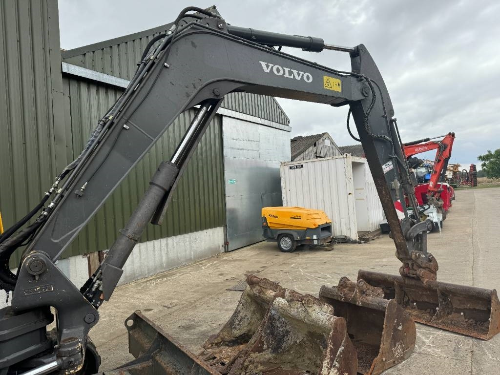 Mini excavator Volvo ECR 88 D: picture 16