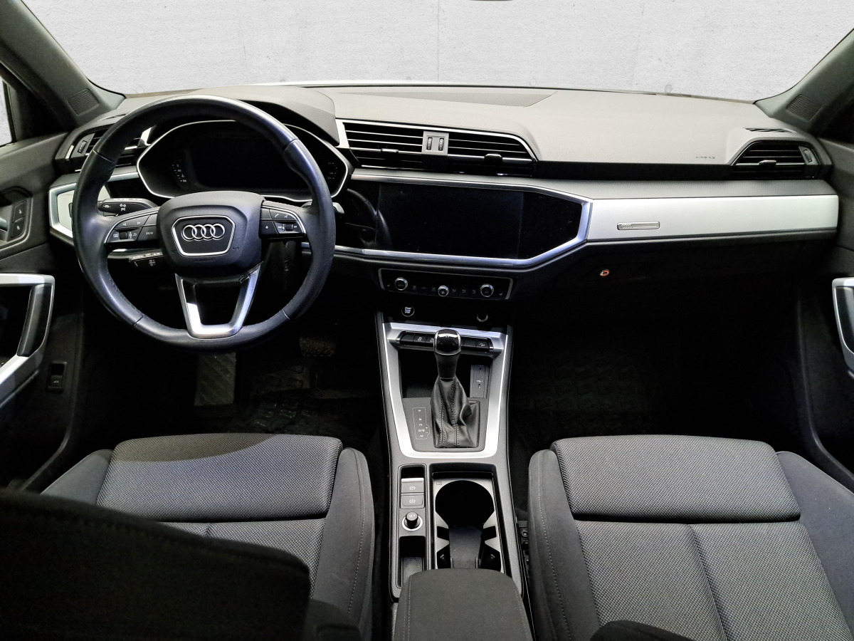 Car AUDI Q3 SUV: picture 10