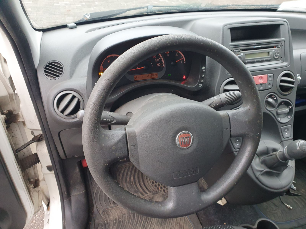 Car FIAT PANDA HATCHBACK: picture 8