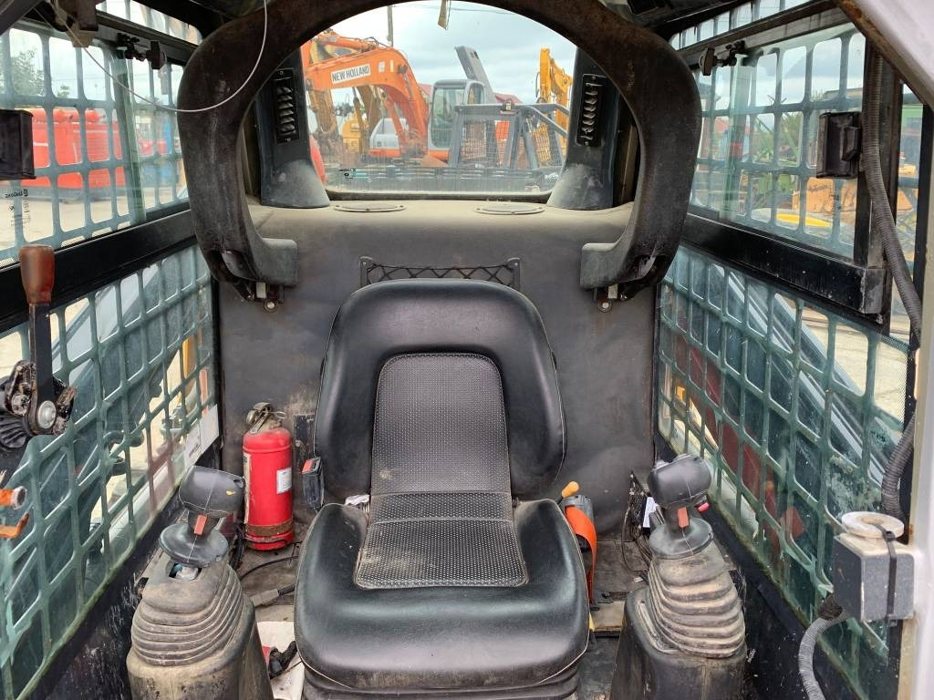 Skid steer loader Liugong 385B: picture 11