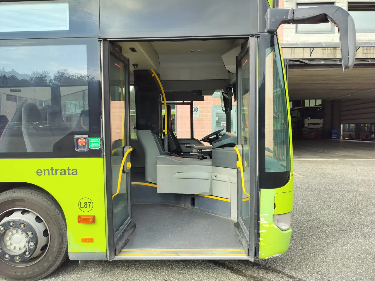 Suburban bus Mercedes-Benz Citaro: picture 13