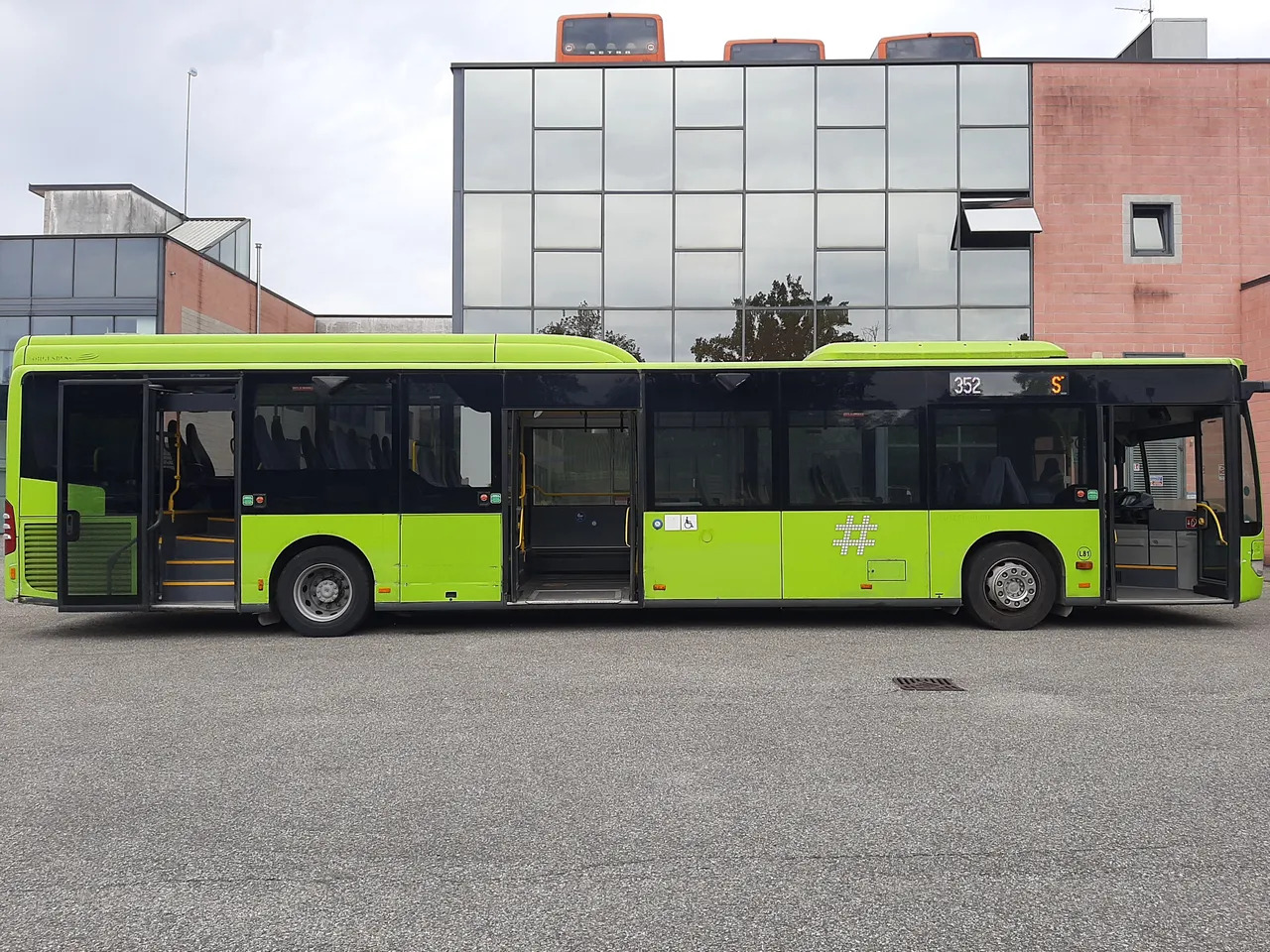 Suburban bus Mercedes-Benz Citaro: picture 11